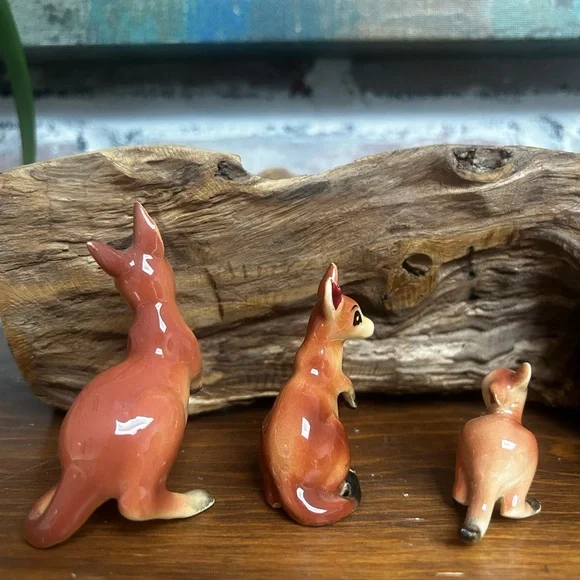 Vintage MCM bone china miniature kangaroo figurines - Picture 3 of 7